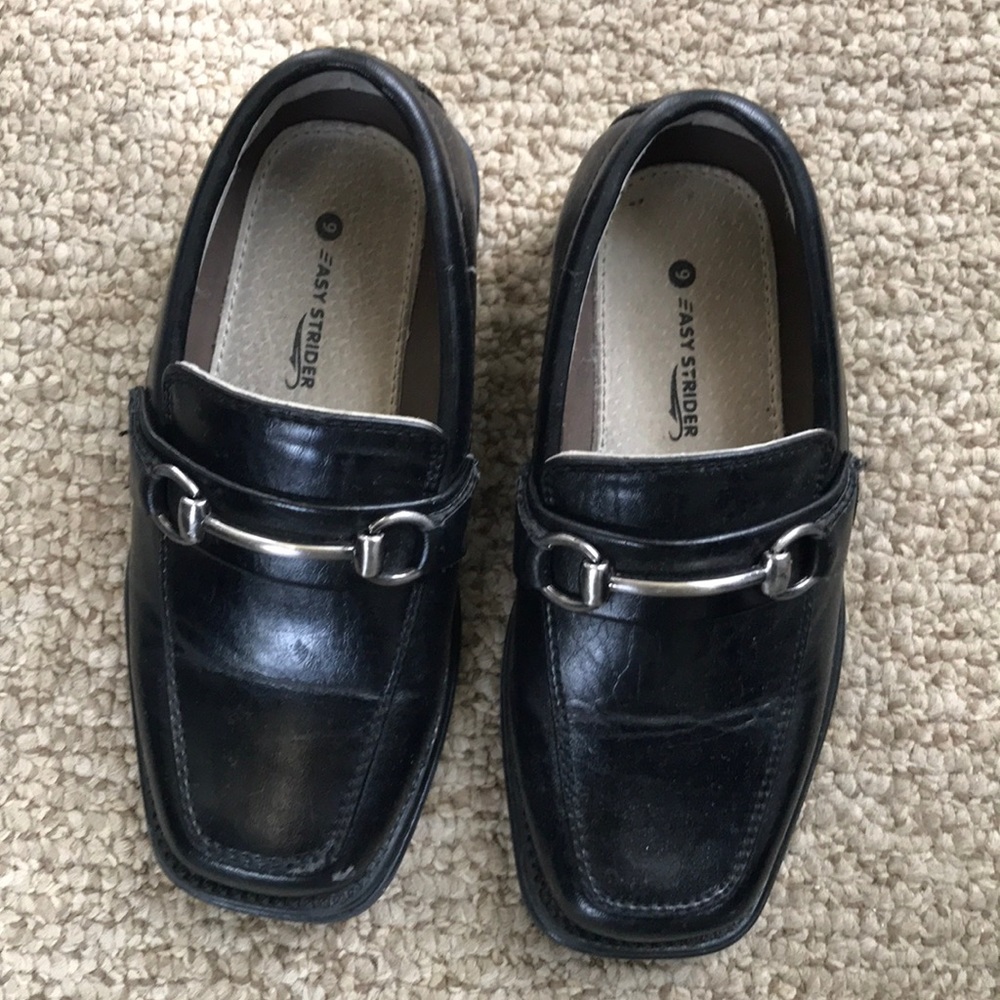 Easy strider dress shoes